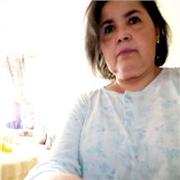 Laureata in lingue e madre lingua araba, impartisce lezioni in arabo e francese a studenti del liceo o della scuola media